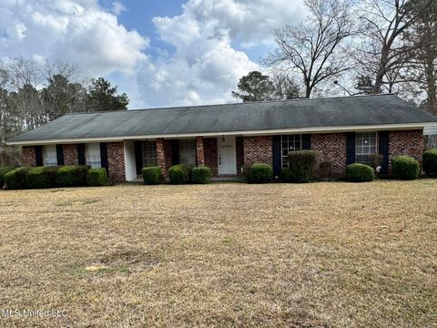 Homes For Sale - 1209 N 32nd Avenue<br/> Forrest County, Hattiesburg, MS 39401