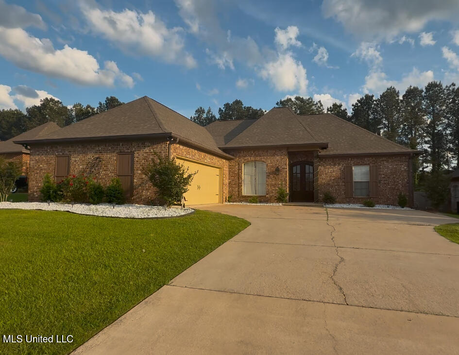 128 Charlton Drive, Madison, Mississippi image 1
