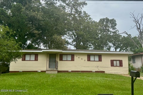 Homes For Sale - 1652 Kentwood Drive<br/> Jackson, MS 39212
