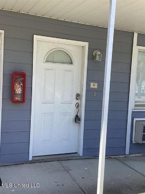 Condo For Sale - 1664 Beach Boulevard<br/> Biloxi, MS 39531