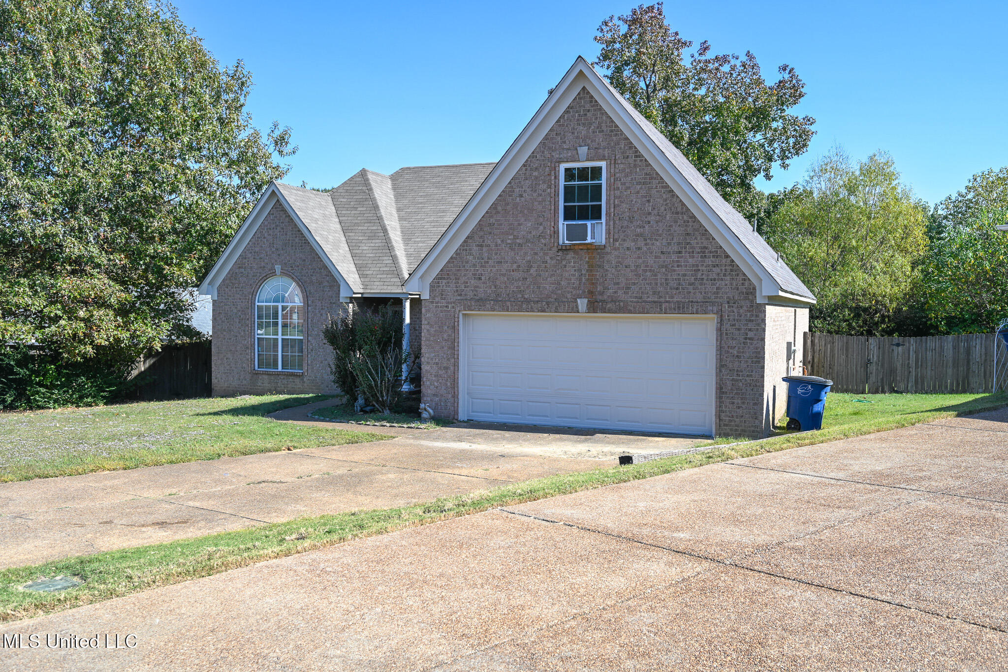 6126 Rolling Oaks Cove, Olive Branch, Mississippi image 3