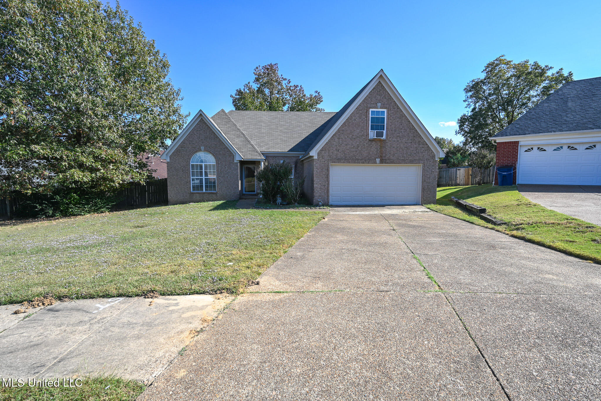 6126 Rolling Oaks Cove, Olive Branch, Mississippi image 2