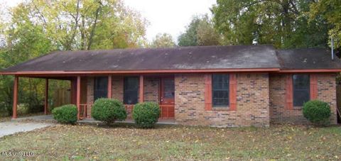 Homes For Sale - 615 Central Avenue<br/> Yazoo City, MS 39194