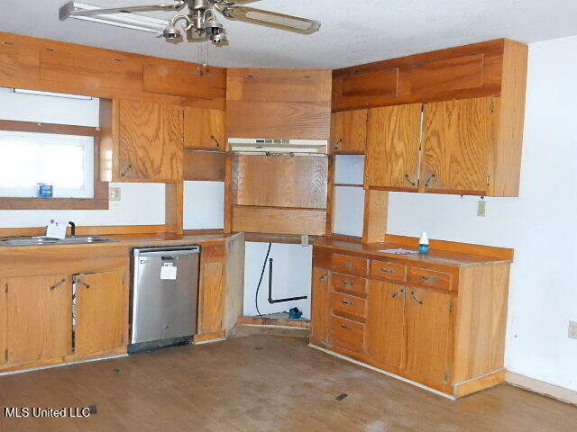 1309 Elks Lake Road, Hattiesburg, Mississippi image 9