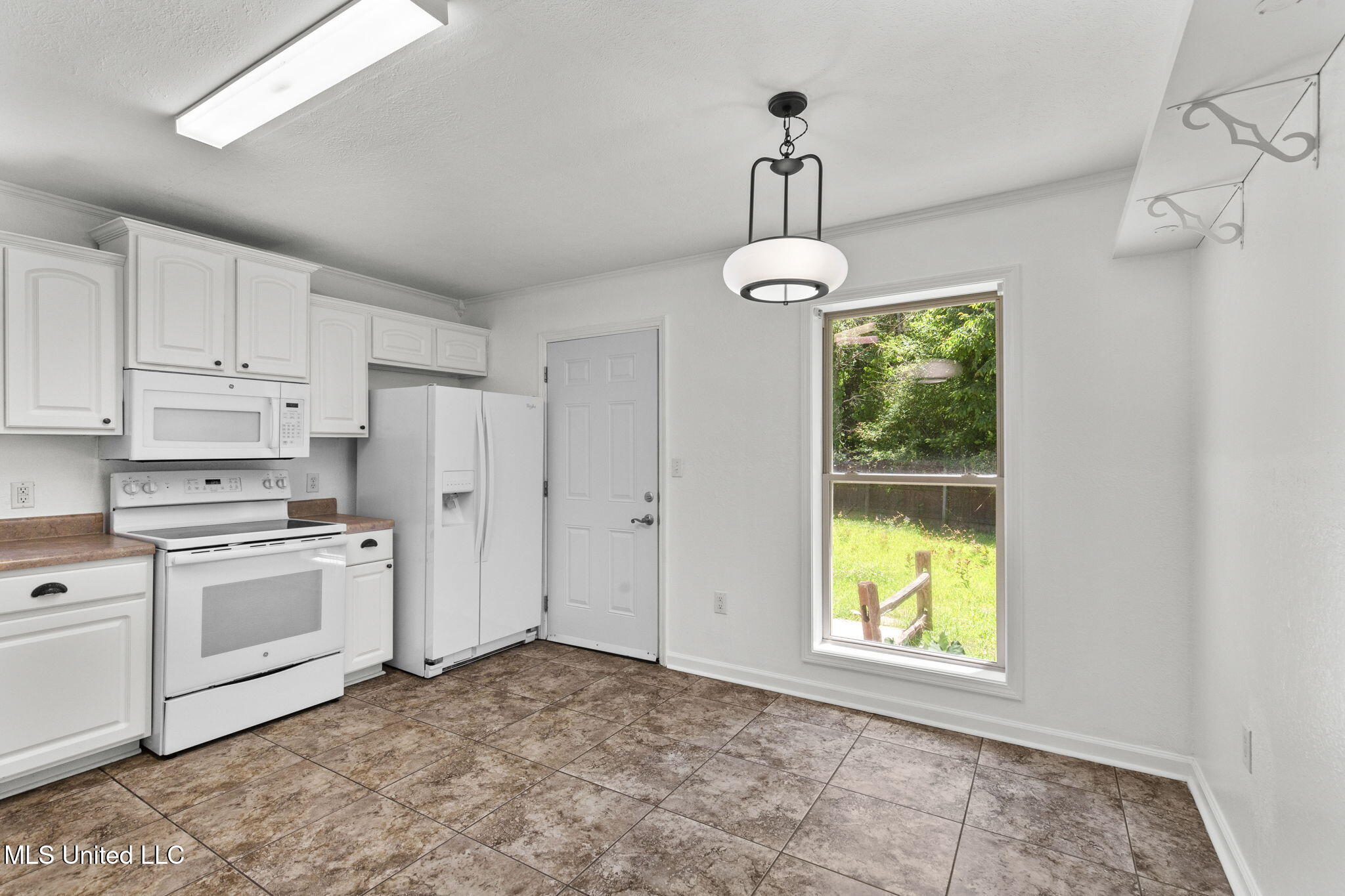 1914 Twin Pine Drive, Pearl, Mississippi image 16