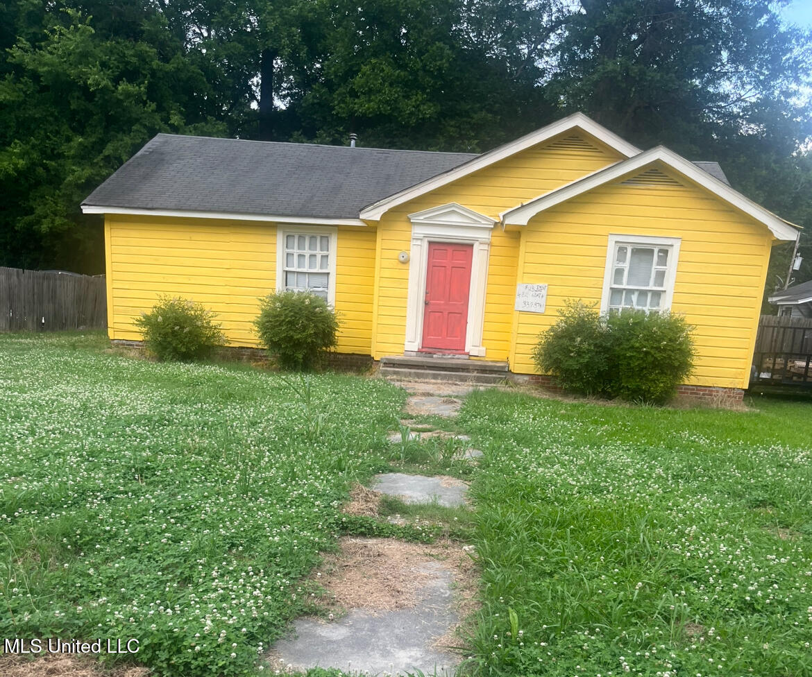 424 Cedar Street, Greenville, Mississippi image 1