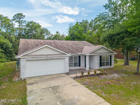 Single Family Residence in Ocean Springs MS 2505 Shelby Lane 3.jpg