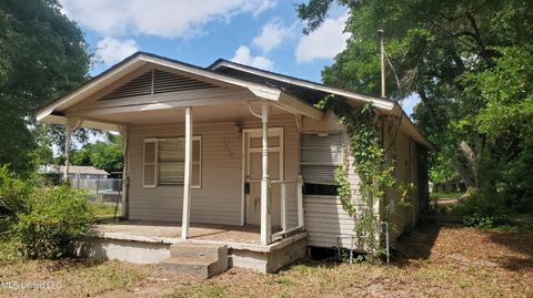 Single Family Residence in Gulfport MS 1212 Todd Avenue.jpg