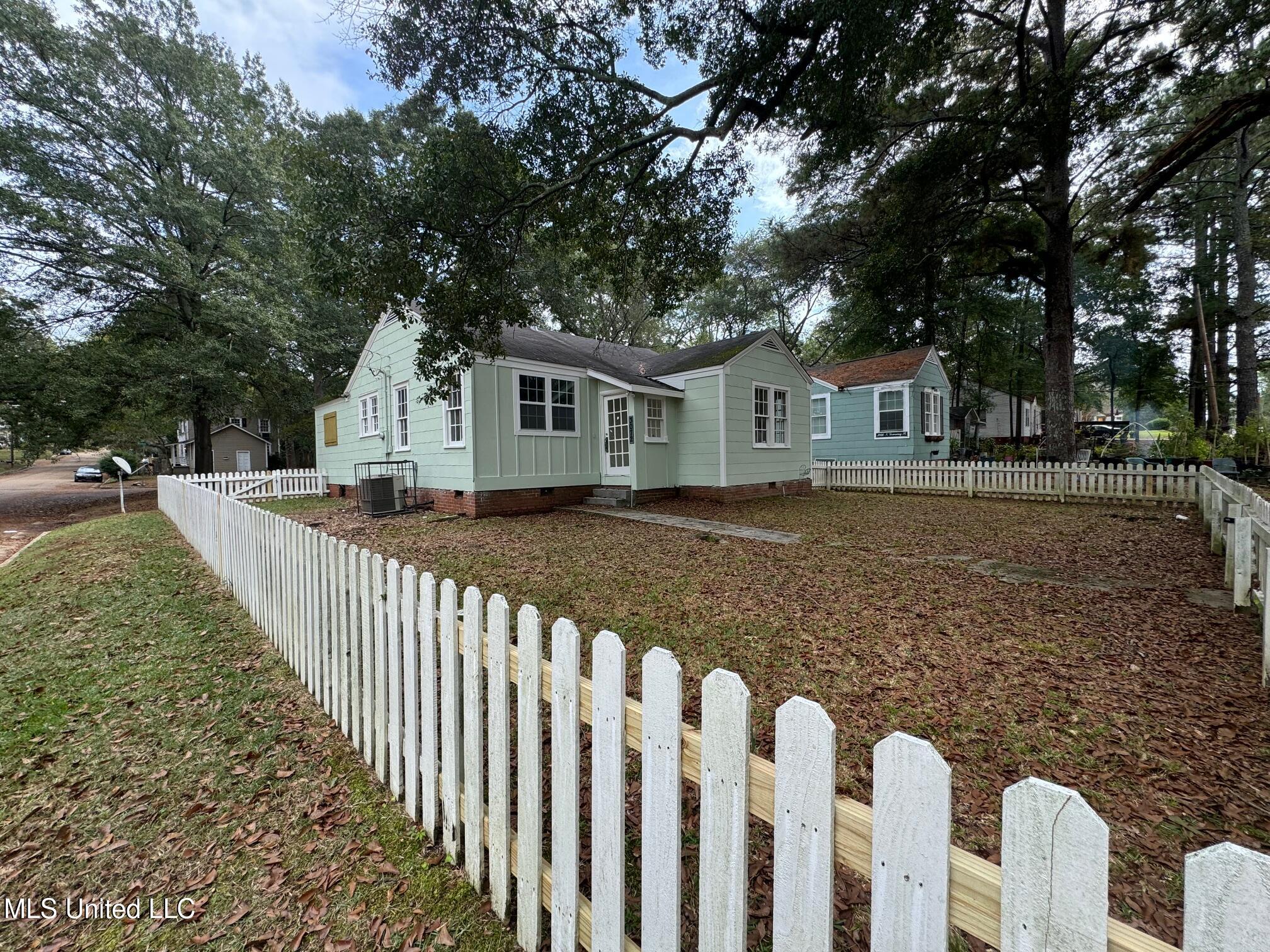 3072 Downing Street, Jackson, Mississippi image 4