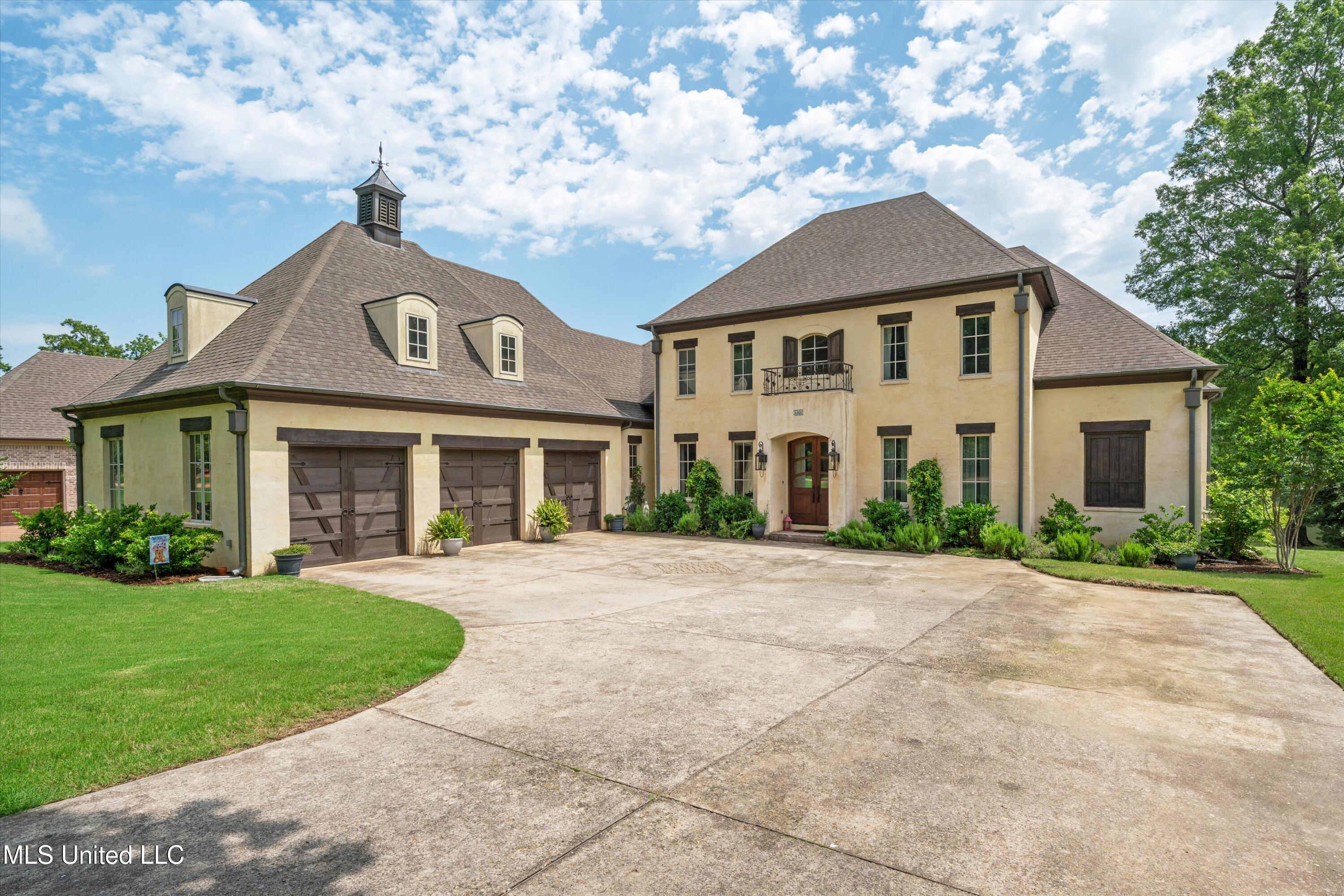 4666 Eiffel Lane, Nesbit, Mississippi image 2