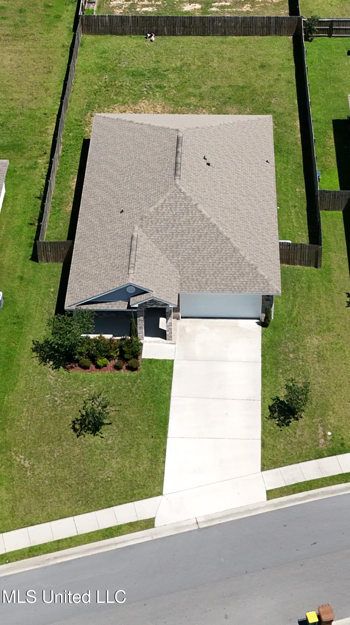 10236 Willow Leaf Drive, Gulfport, Mississippi image 4