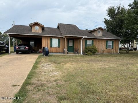 Homes For Sale - 86 S Center Street<br/> Potts Camp, MS 38659