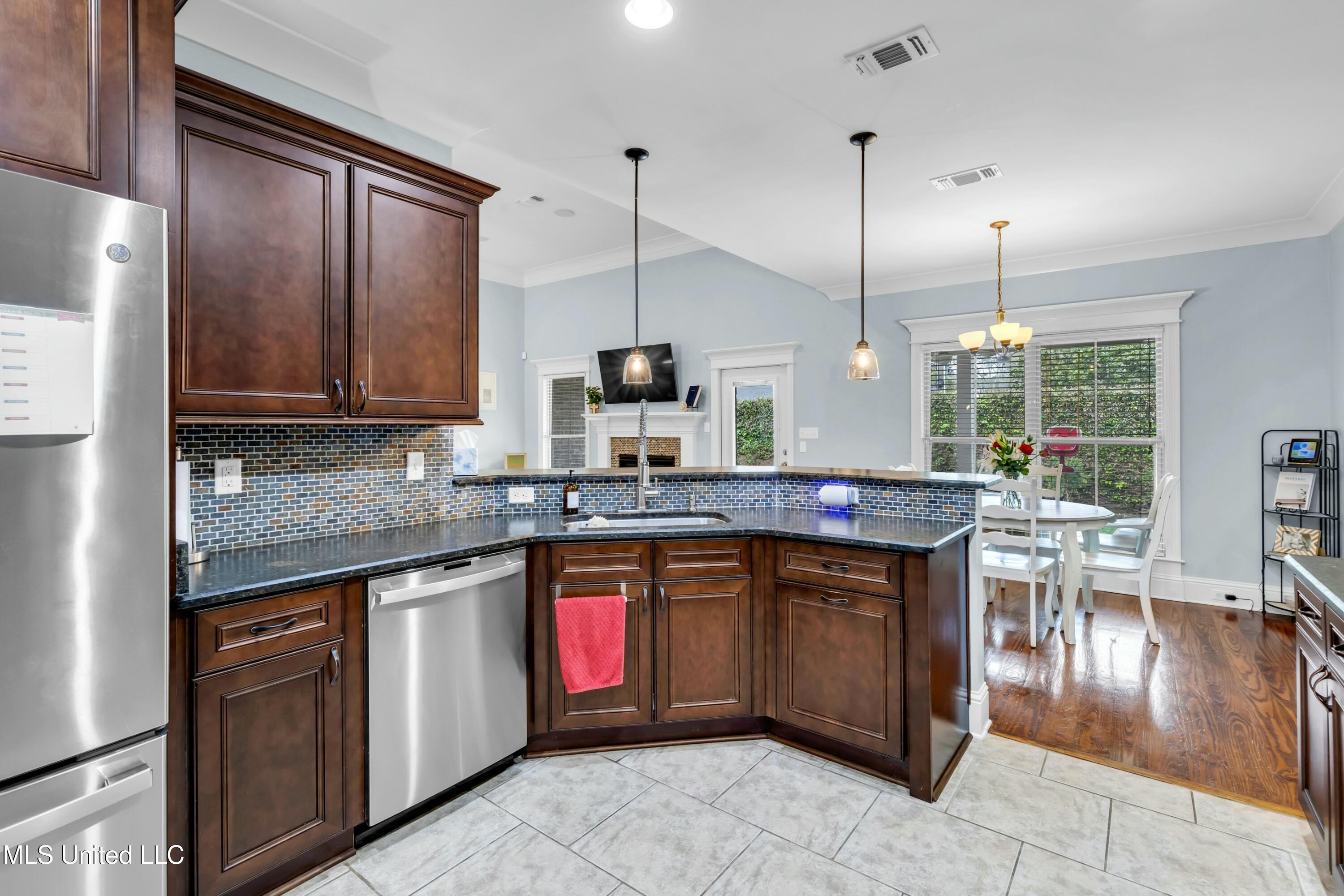 944 Caroline Drive, Biloxi, Mississippi image 15
