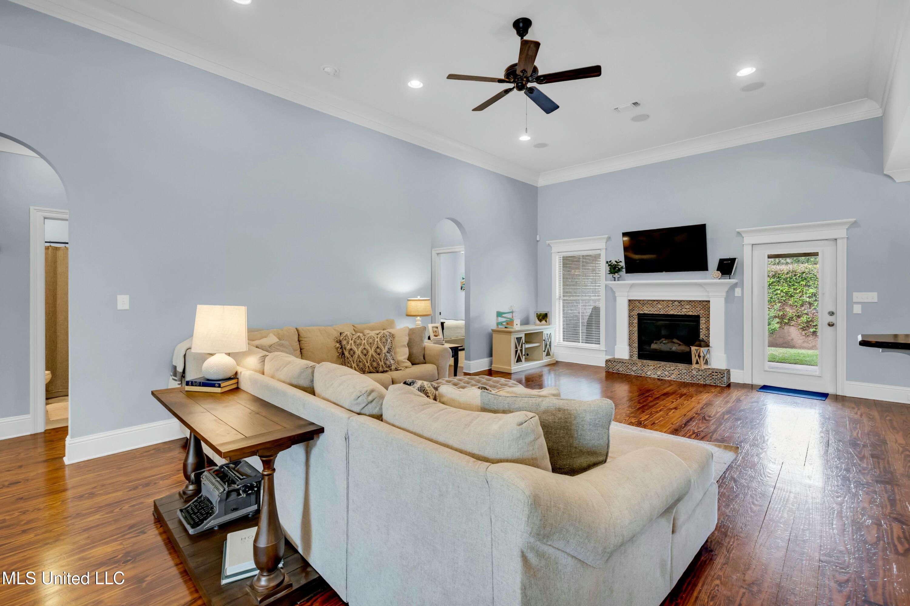 944 Caroline Drive, Biloxi, Mississippi image 8