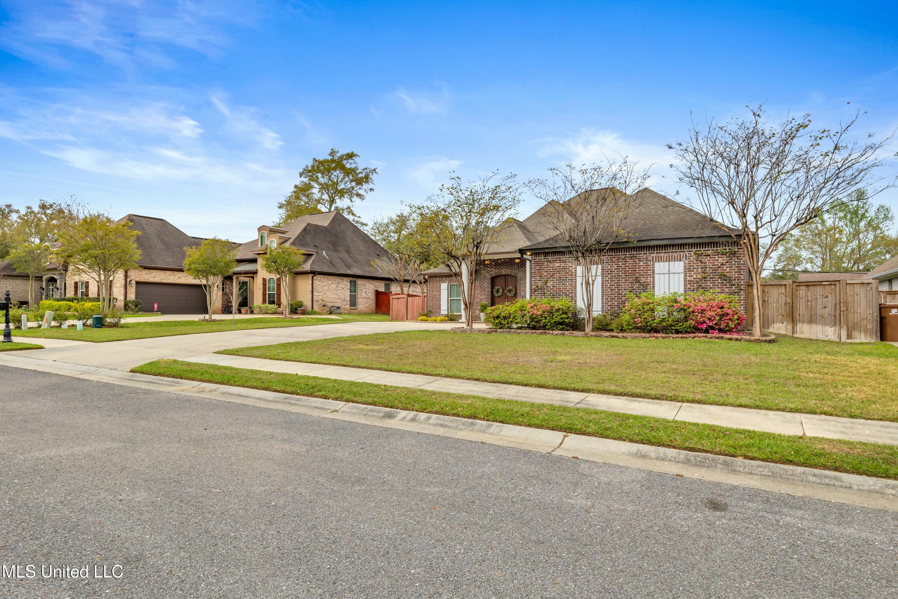 944 Caroline Drive, Biloxi, Mississippi image 3
