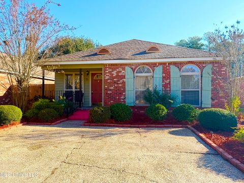Homes For Sale - 5 Bridgefield Court<br/> Lamar County, Hattiesburg, MS 39402