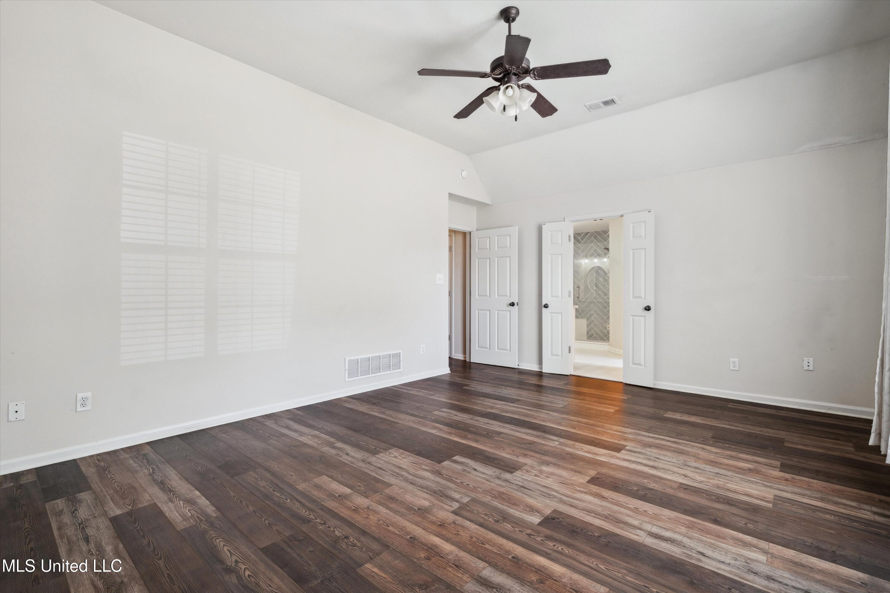 5830 E Bedford Loop, Southaven, Mississippi image 17