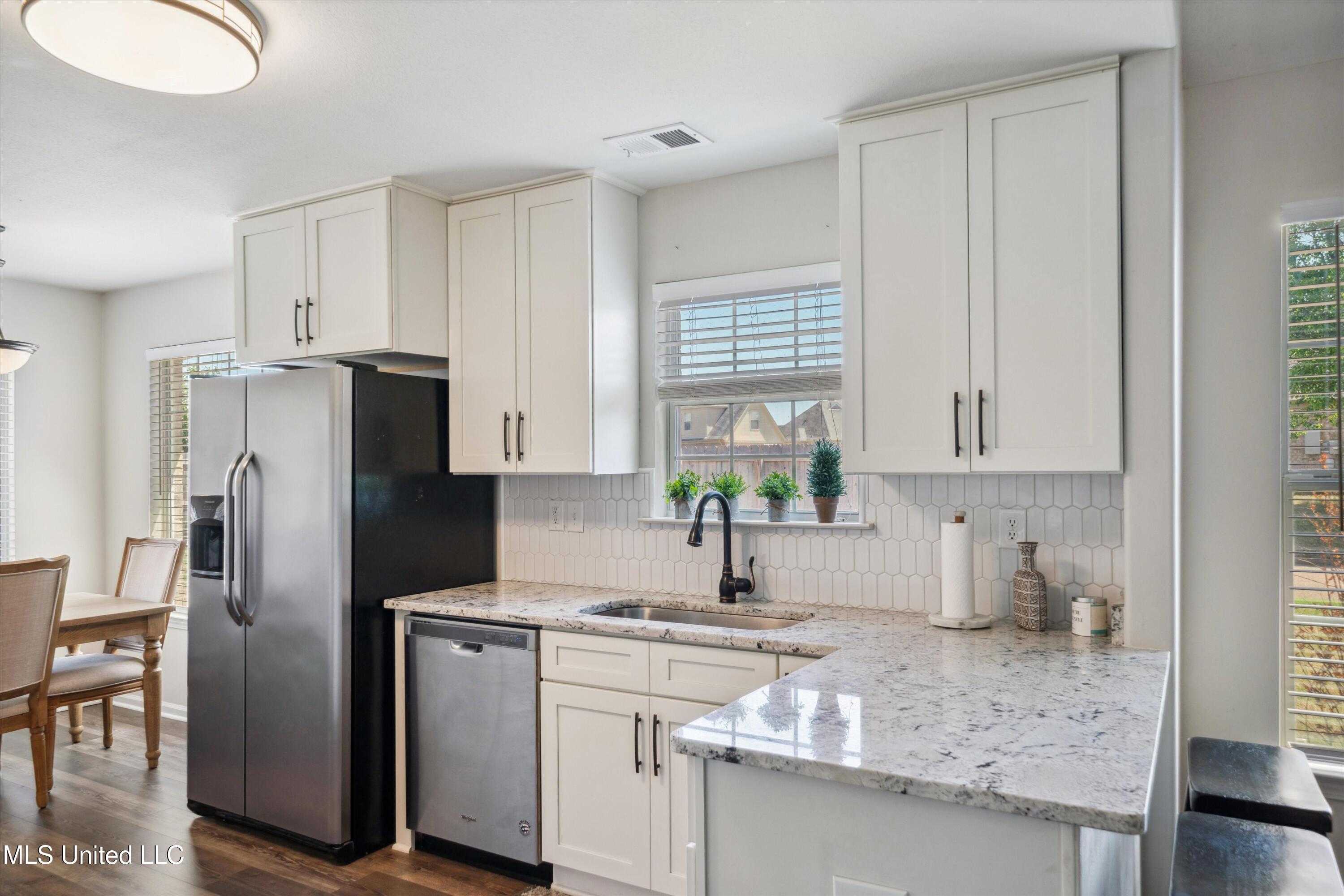5830 E Bedford Loop, Southaven, Mississippi image 10