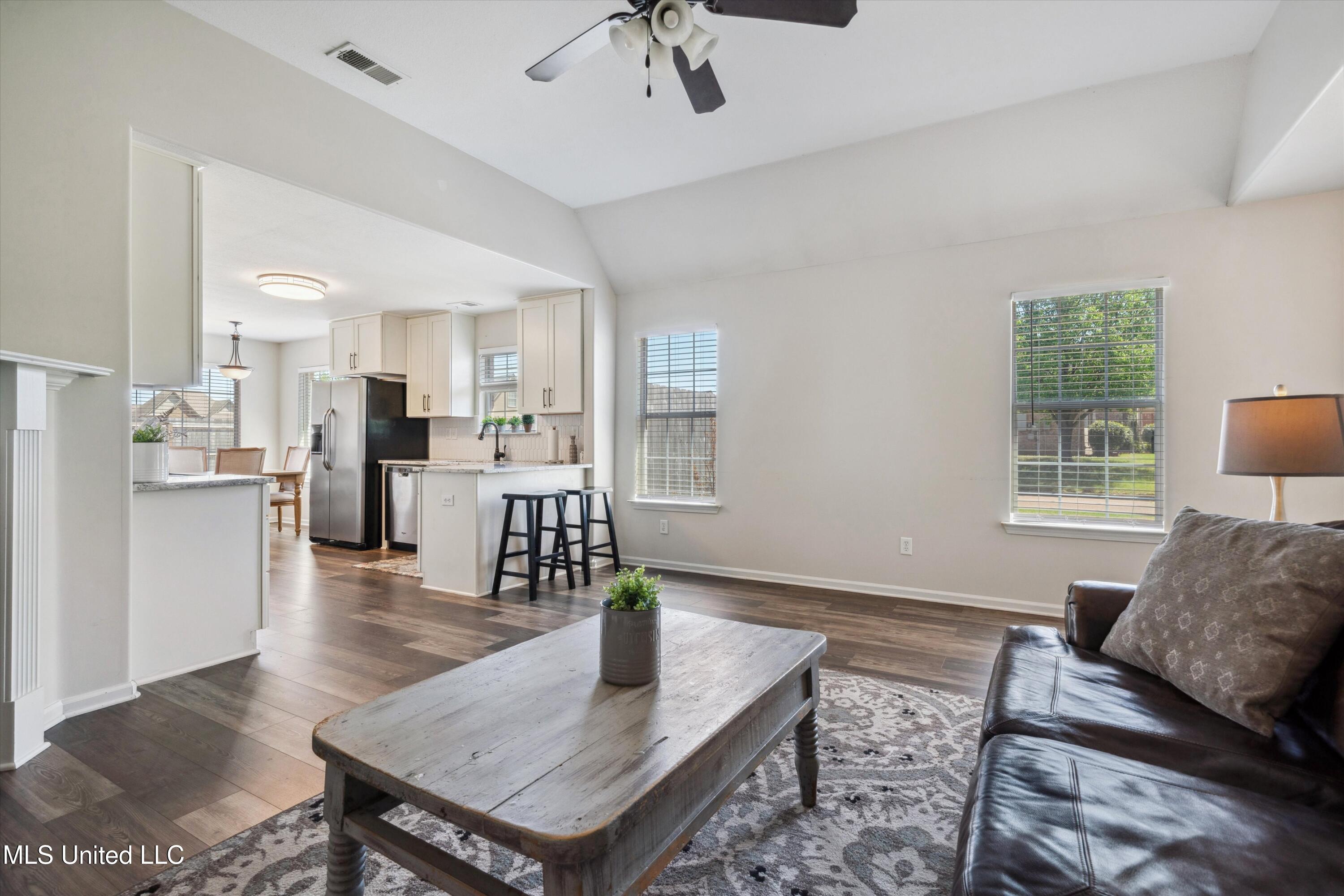 5830 E Bedford Loop, Southaven, Mississippi image 7