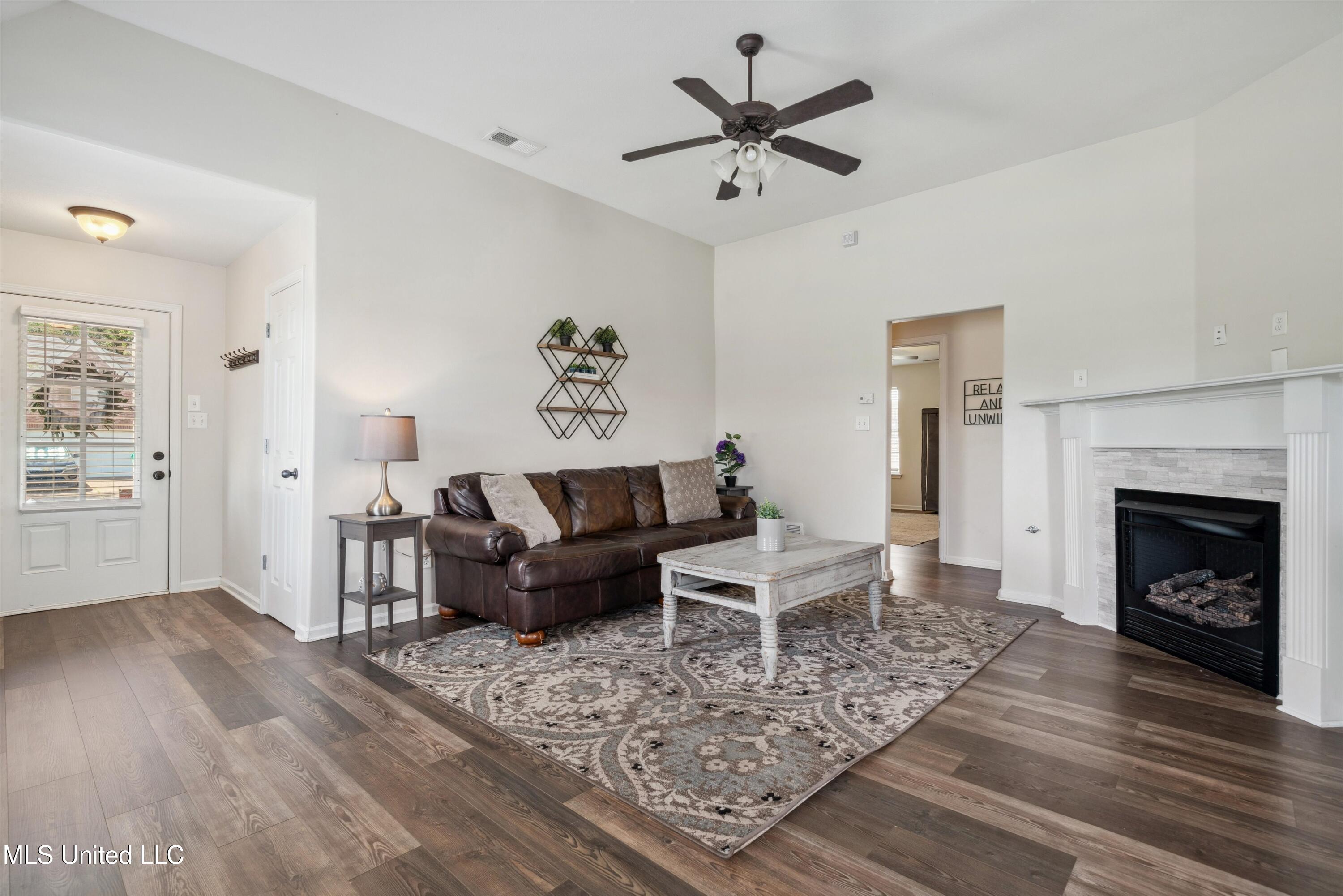 5830 E Bedford Loop, Southaven, Mississippi image 8