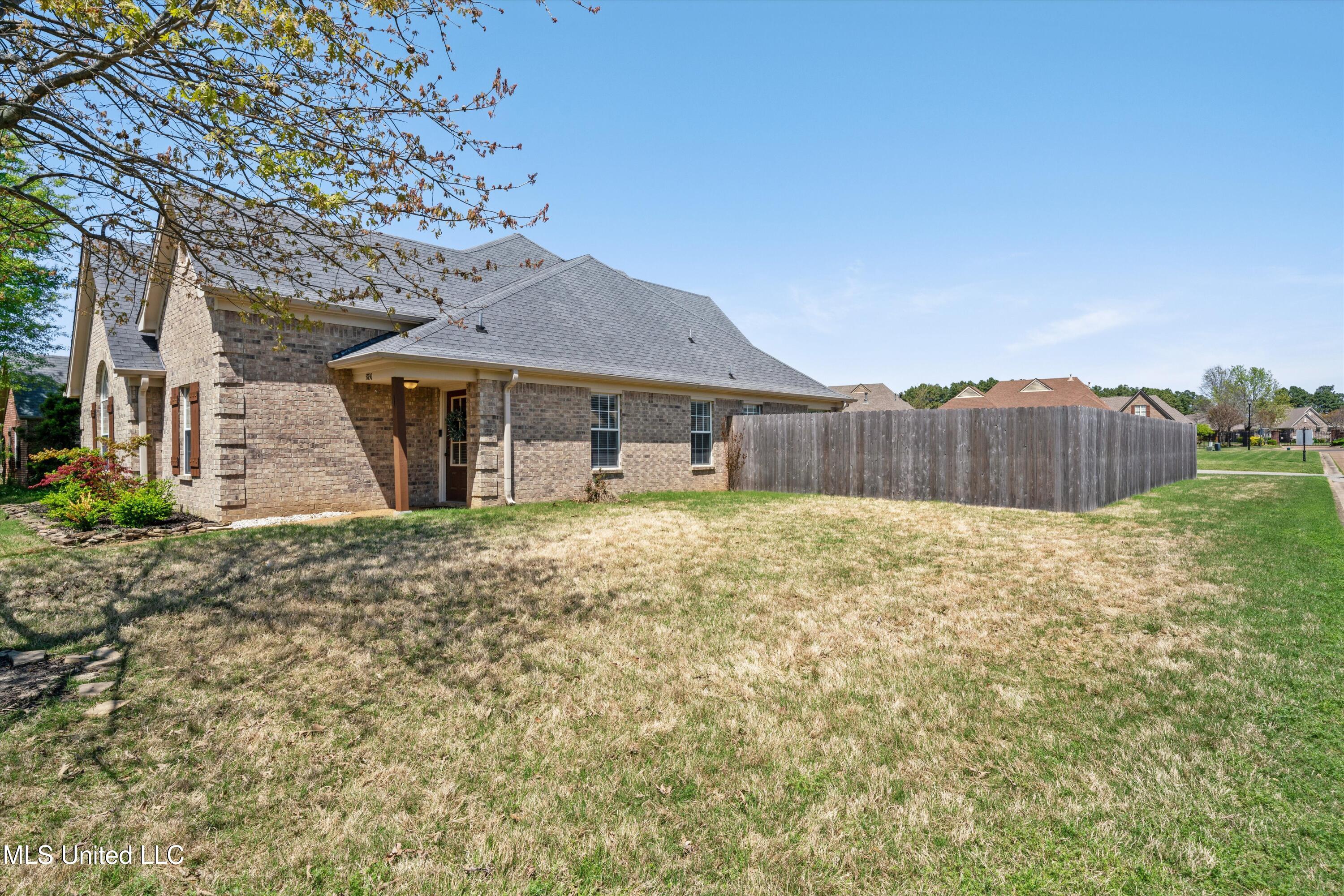 5830 E Bedford Loop, Southaven, Mississippi image 30