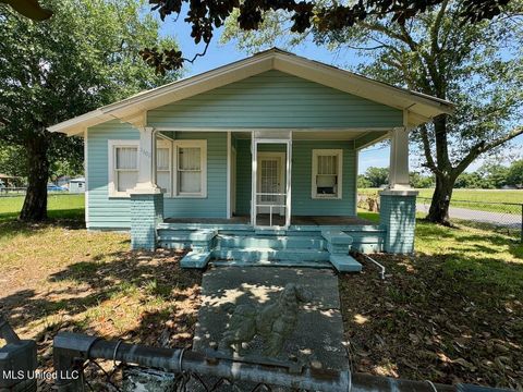 Single Family Residence in Gulfport MS 1302 36th Avenue.jpg