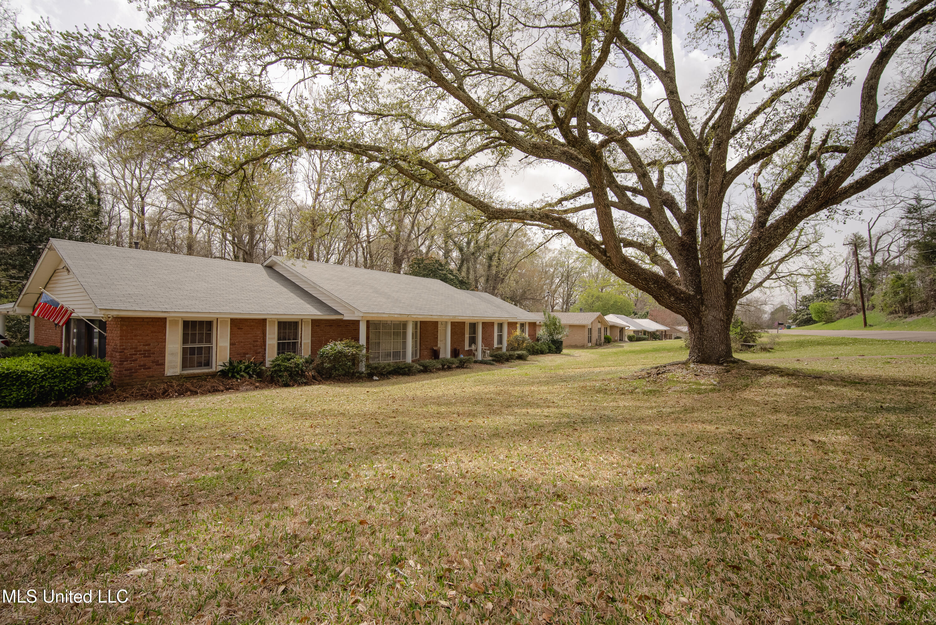 814 N Sunset Drive, Yazoo City, Mississippi image 2