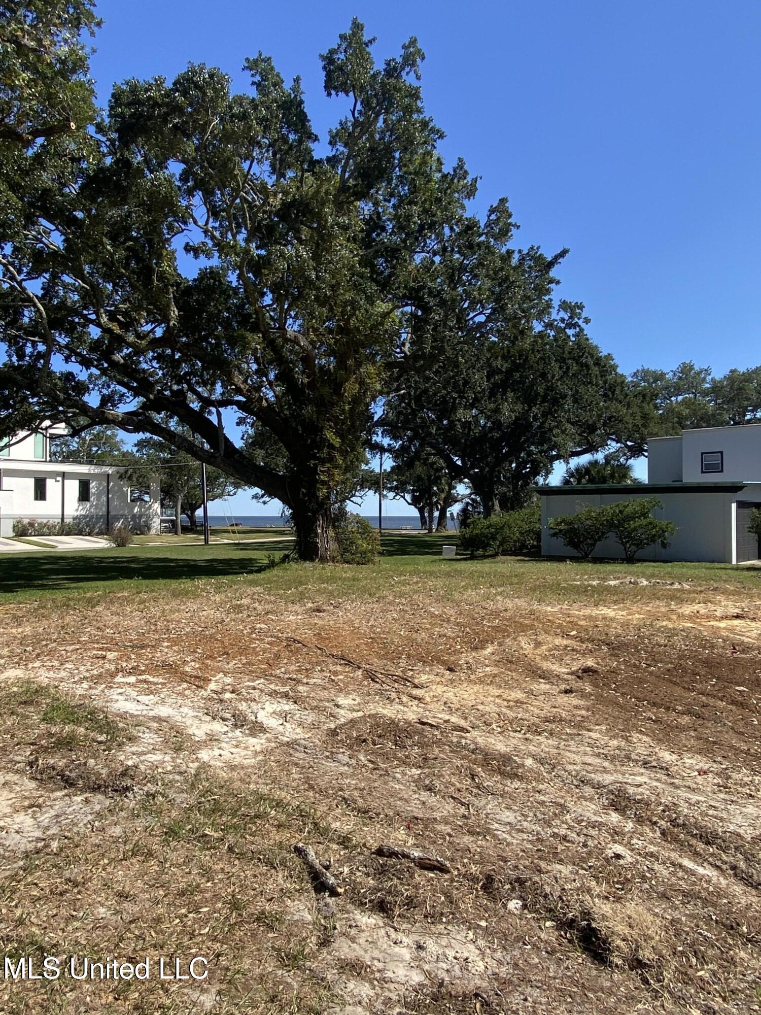 103 E Azalea Drive, Gulfport, Mississippi image 4