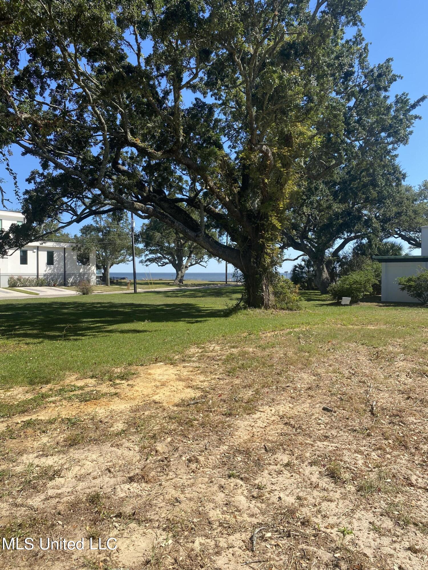 103 E Azalea Drive, Gulfport, Mississippi image 6