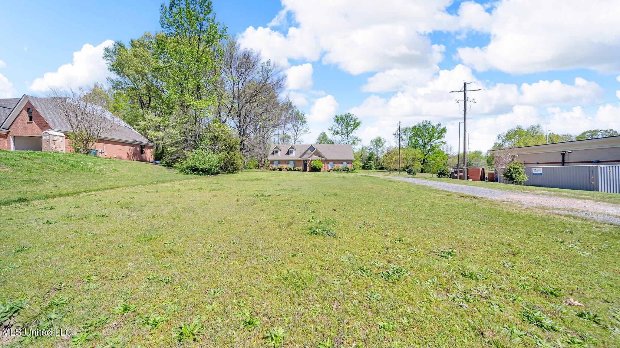 5086 Elmore Road, Southaven, Mississippi image 2