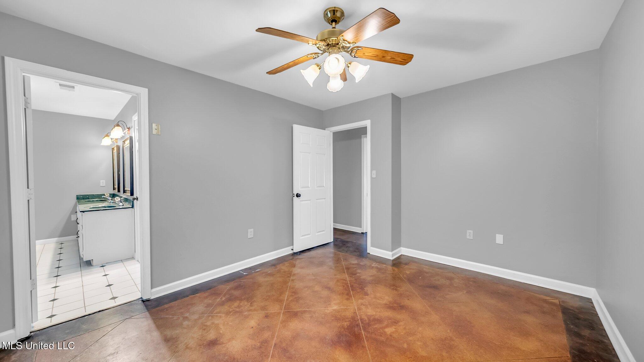 5086 Elmore Road, Southaven, Mississippi image 28