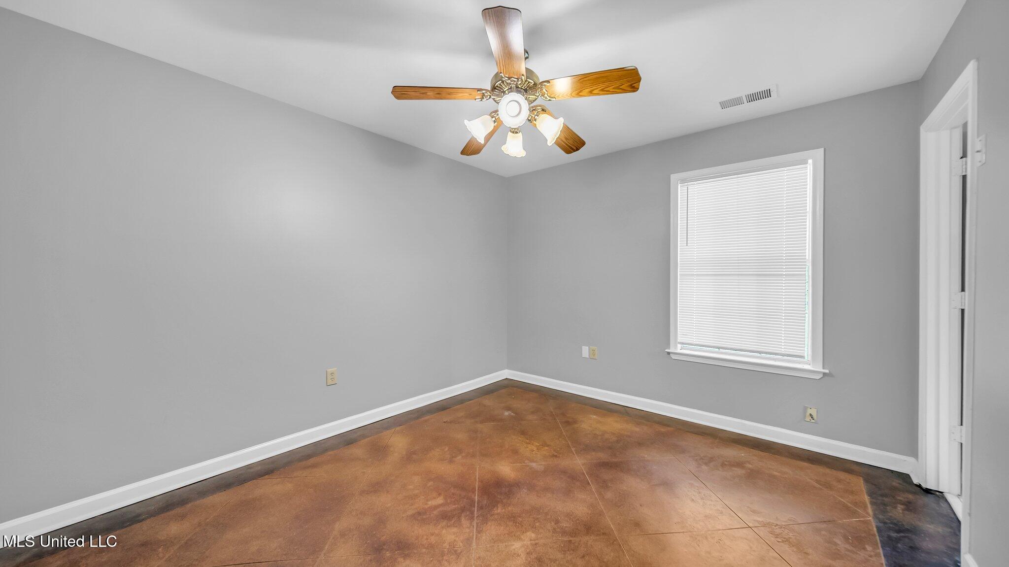 5086 Elmore Road, Southaven, Mississippi image 27