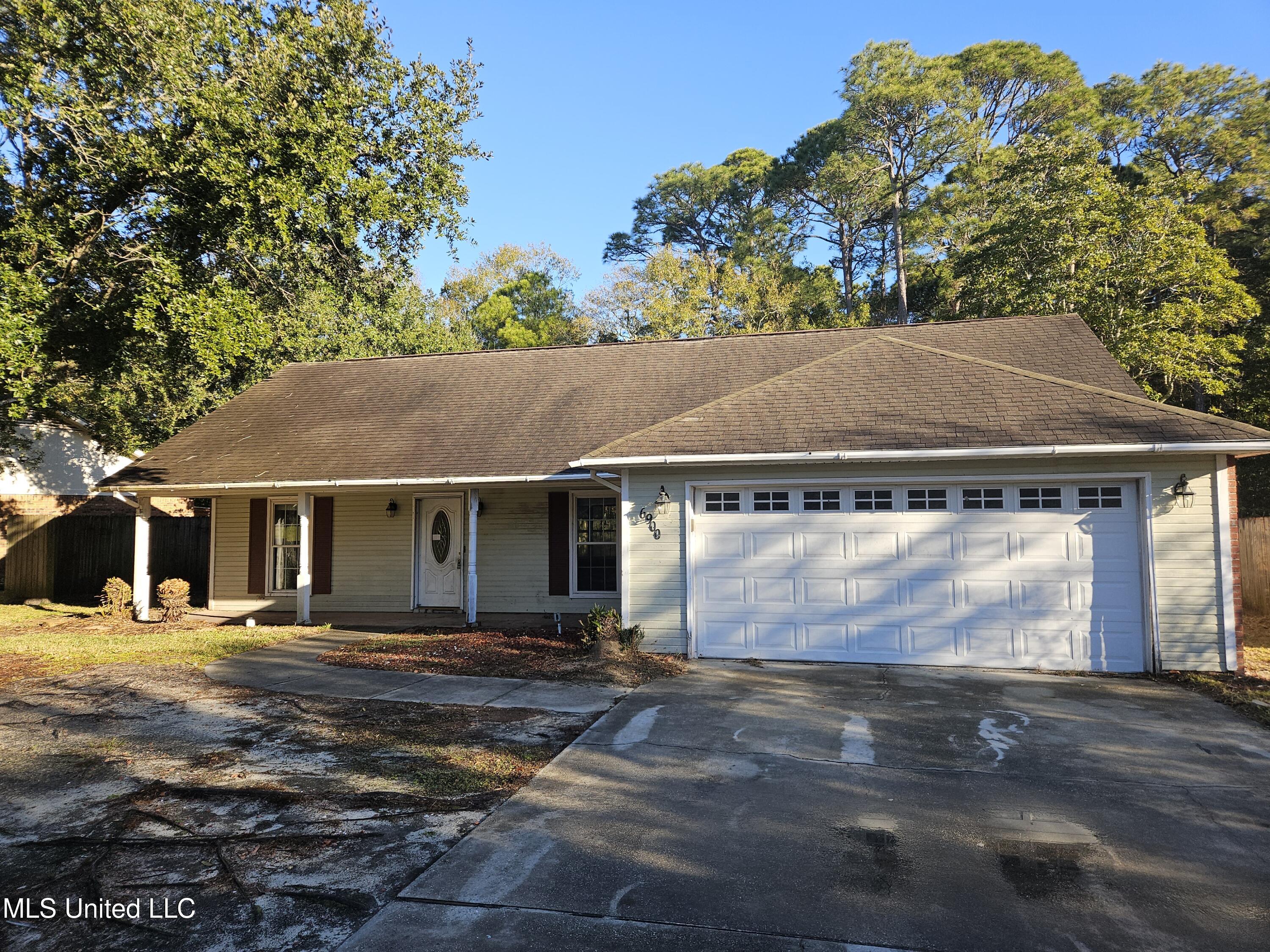 6900 Red Bud Lane, Ocean Springs, Mississippi image 1