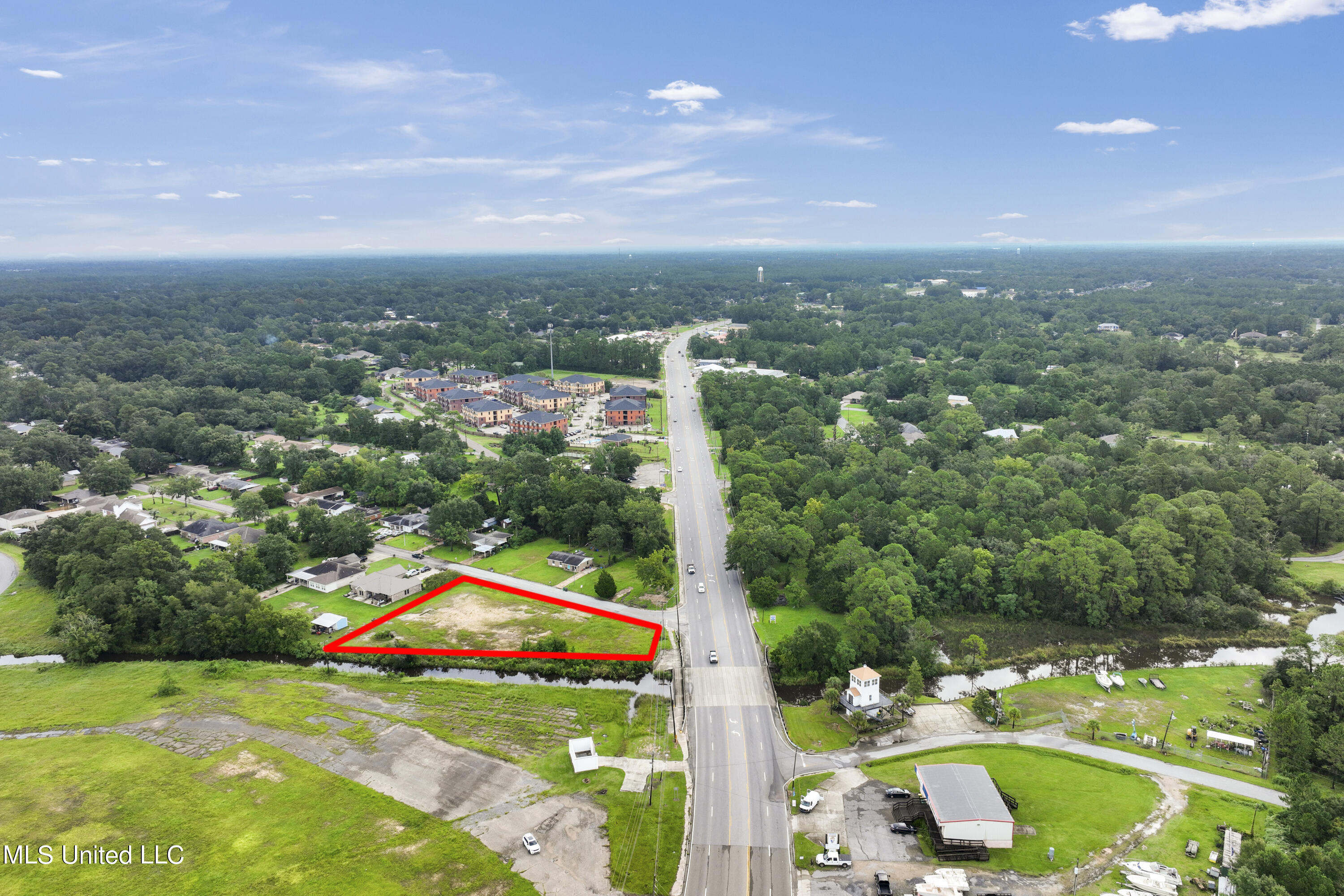 Bienville Drive, Biloxi, Mississippi image 9