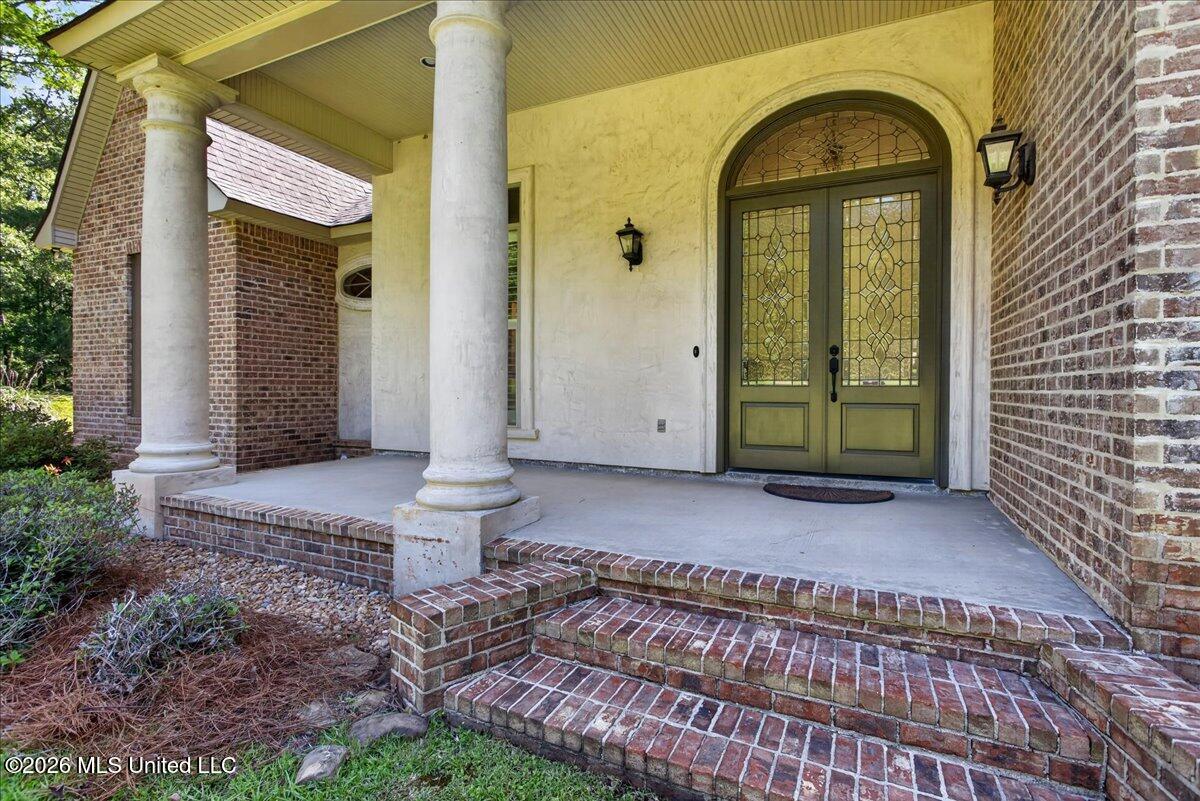 1043 Stonegate Drive