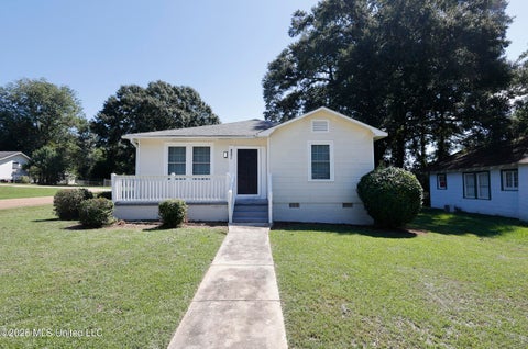 Homes For Sale - 901 3rd Street<br/> McComb, MS 39648