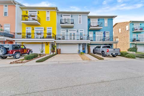 Townhouse For Sale - 5 Oak Alley Lane<br/> Long Beach, MS 39560