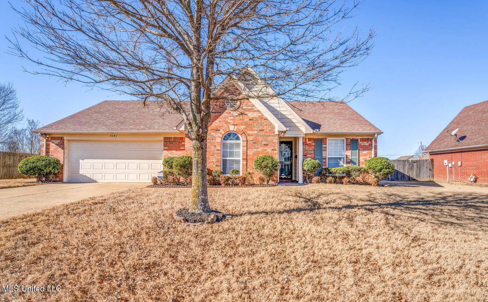 6681 White Hawk Lane, Olive Branch, Mississippi image 1