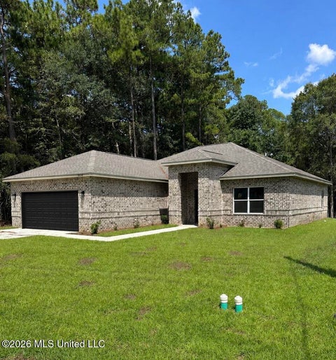 Homes For Sale - 8904 Boxwood Lane<br/> Gautier, MS 39553