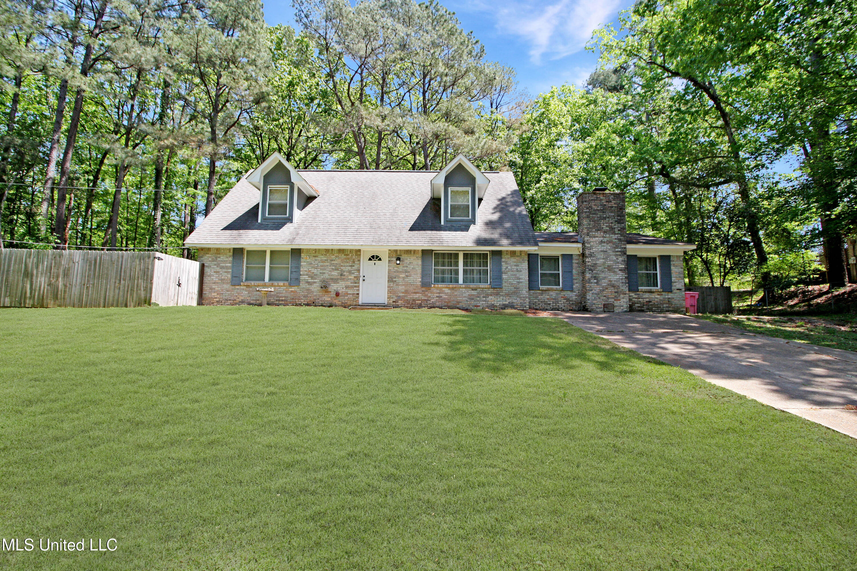 105 Oklahoma Drive, Clinton, Mississippi image 1