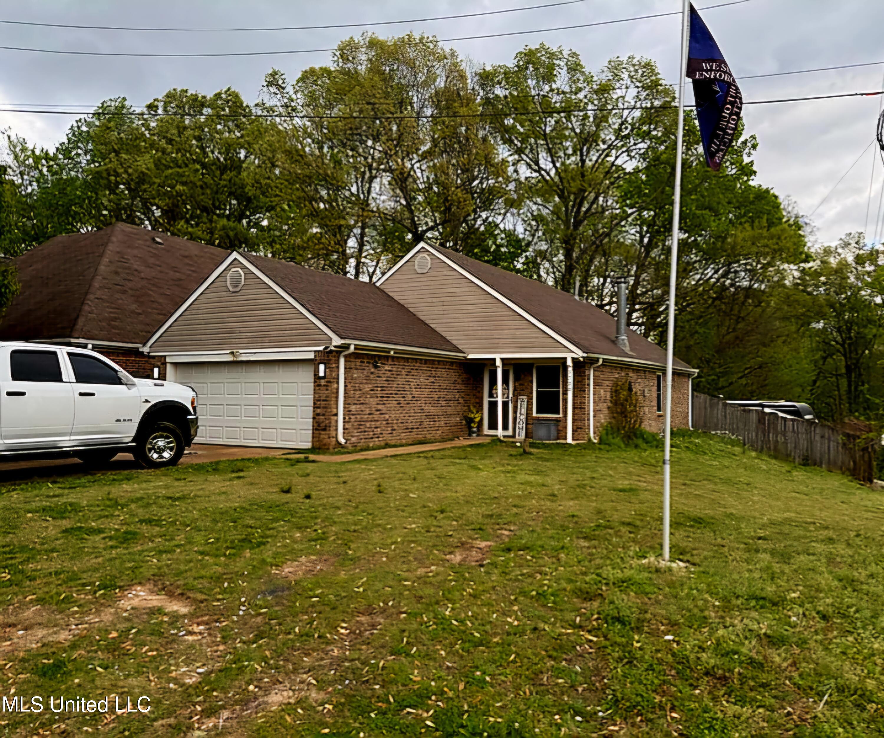1120 Wilson Ridge, Lake Cormorant, Mississippi image 1