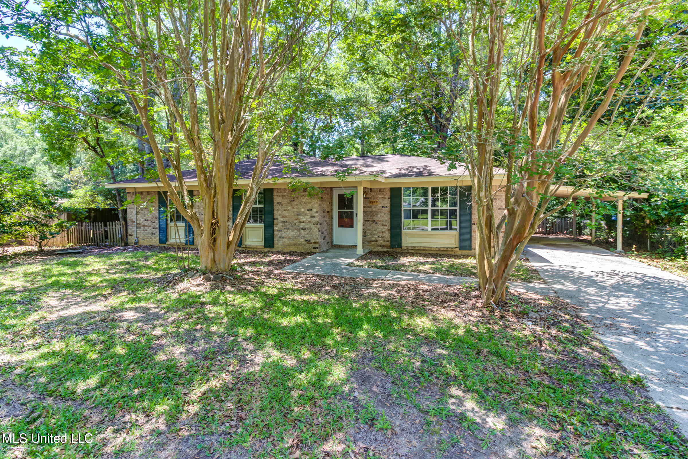 3217 N 2nd Street, Ocean Springs, Mississippi image 4