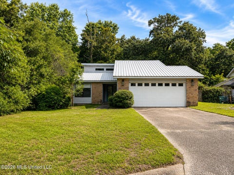 Homes For Sale - 3119 Breezy Hill Lane<br/> Ocean Springs, MS 39564