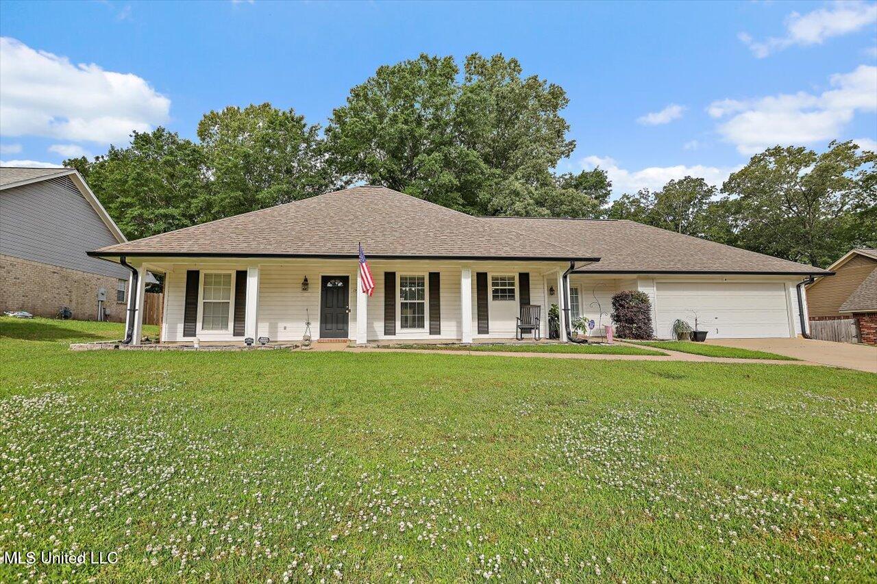19 Lamplighter Road, Pearl, Mississippi image 1
