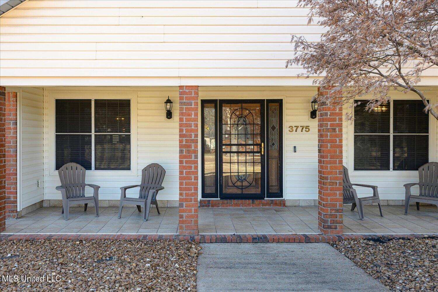 3775 Meadow Creek Drive, Olive Branch, Mississippi image 3