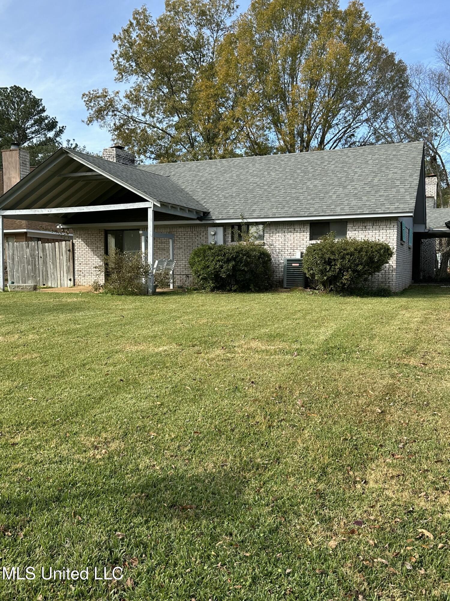 401 Spike Ridge, Canton, Mississippi image 1