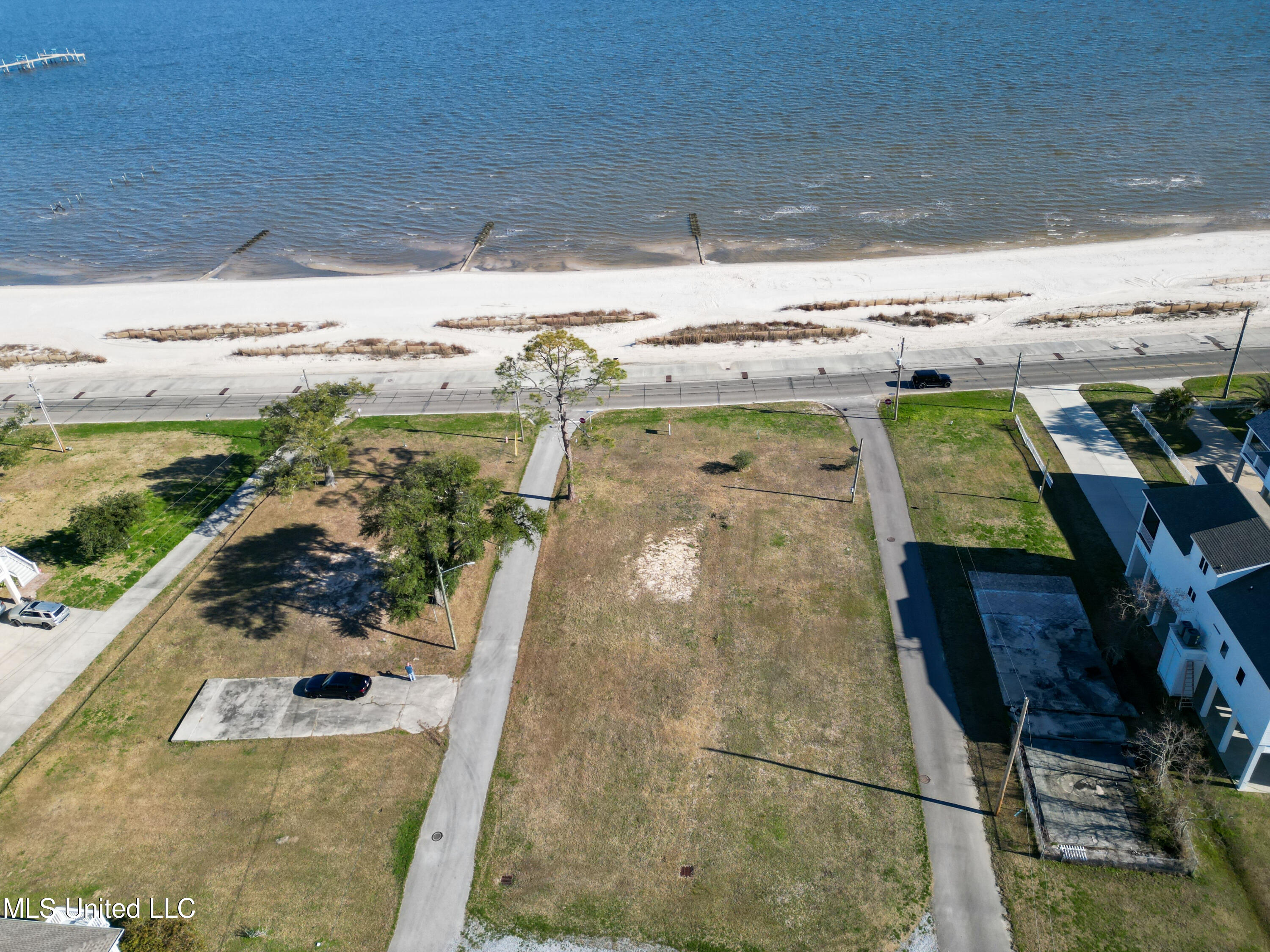 130 N Beach Boulevard, Waveland, Mississippi image 1