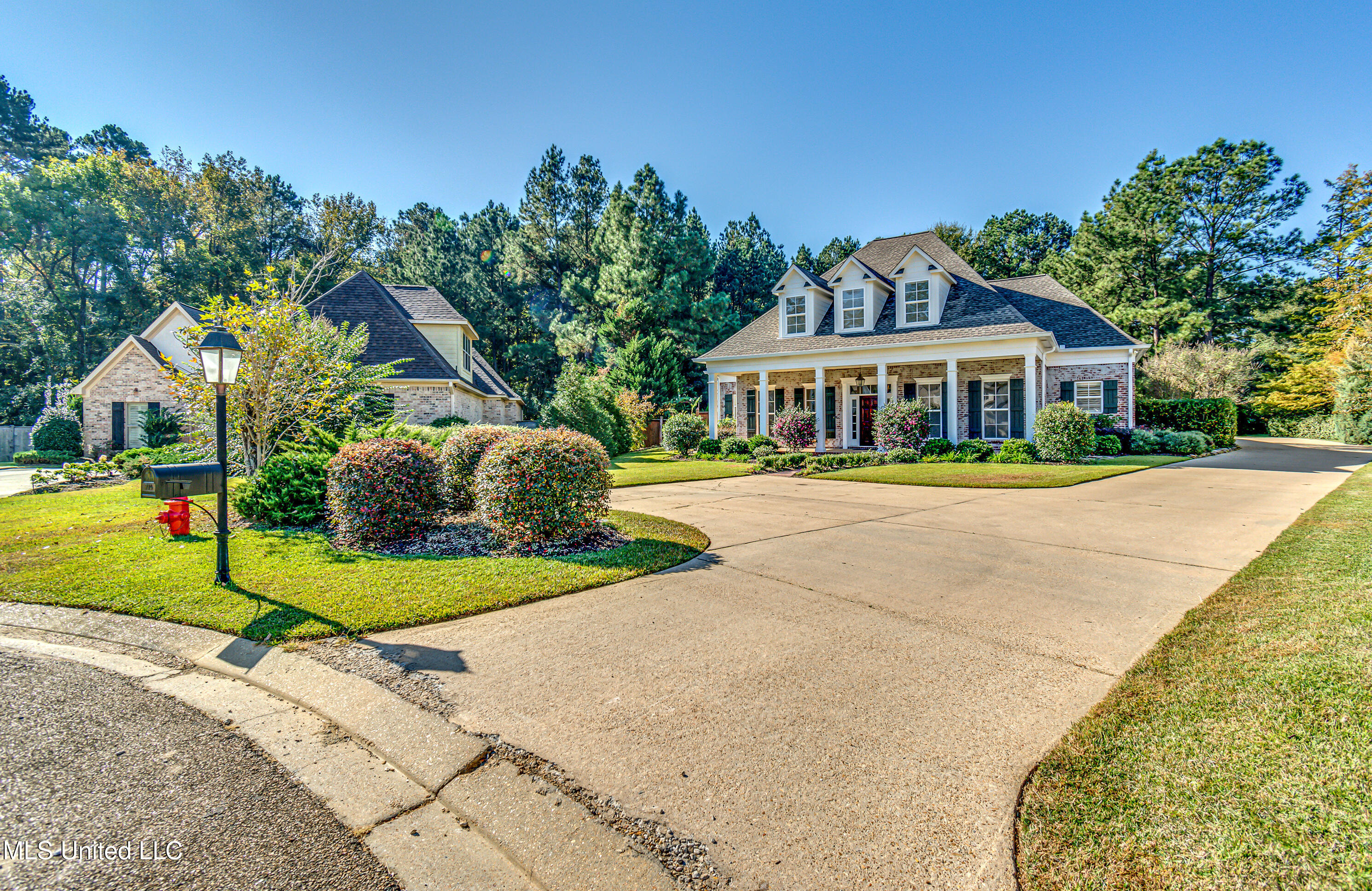 714 S Chickasaw Drive, Flowood, Mississippi image 3