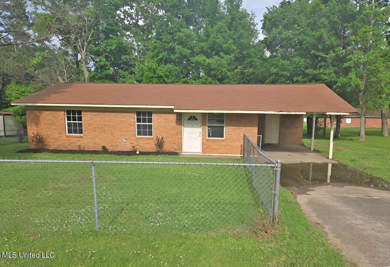 103 Pacific Circle, Crystal Springs, Mississippi image 1