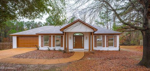 Homes For Sale - 807 Meadow Way Cove<br/> Byram, MS 39272